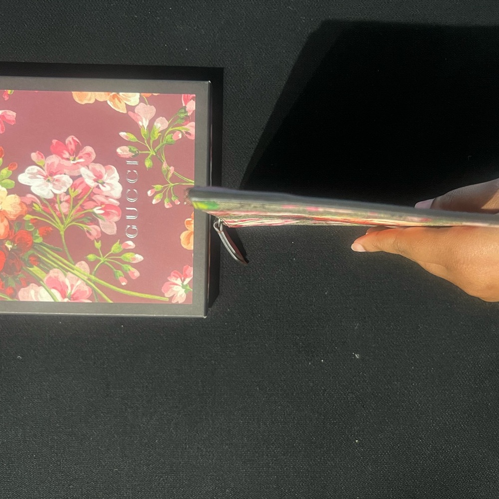 Gucci GG Supreme Bloom Floral Clutch w/ Box - Picture 2 of 5